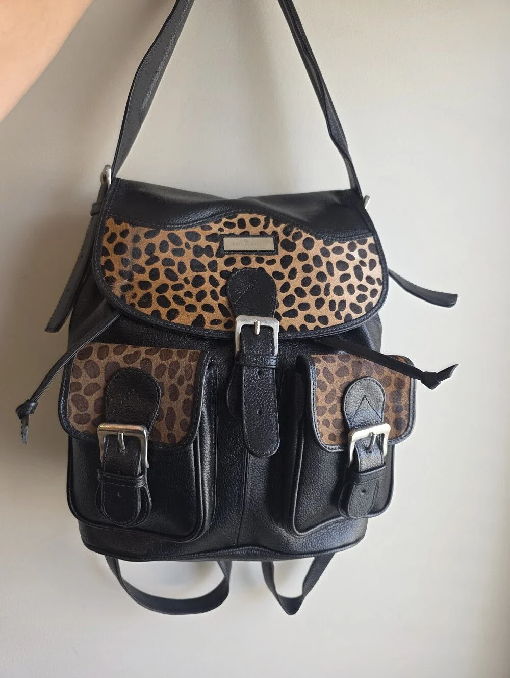 ✨ NWT Two Pretty Handcrafted Full Grain Leather Convertible Backpack ✨